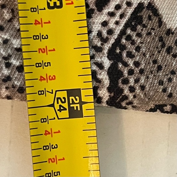 Chico’s Brown White Snakeskin Lightweight Jacket Size L - Picture 10 of 11